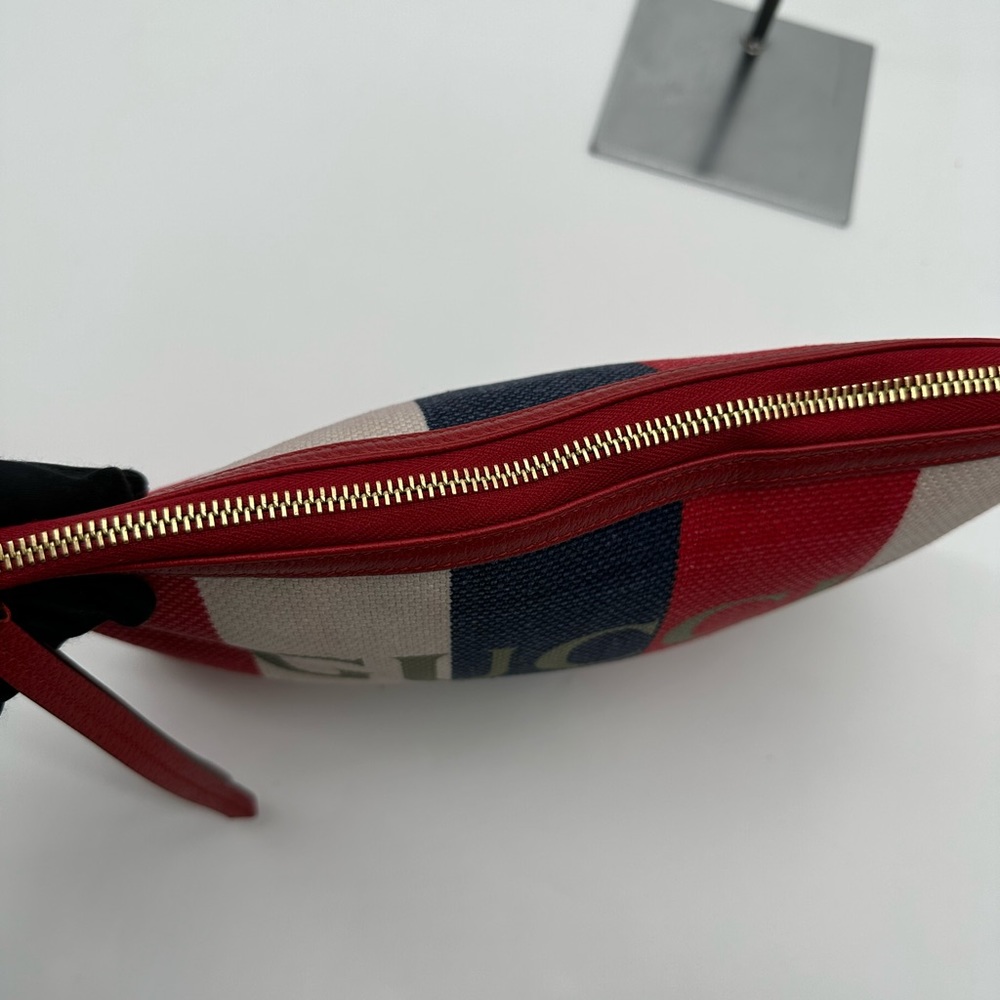 Gucci GG Logo Clutch Handbag - Picture 9 of 12